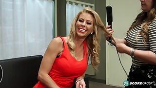 40SomethingMag video 'Alexis Fawx and the luckiest man in the universe'